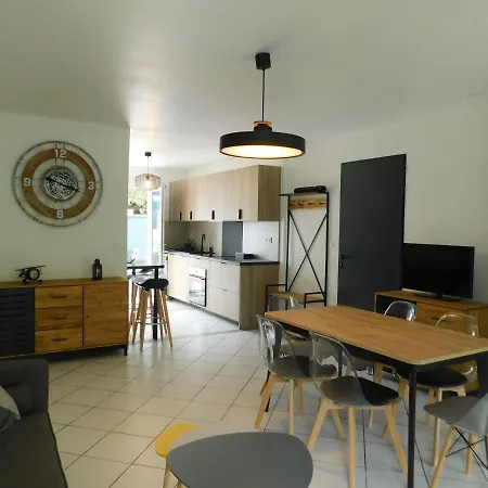 Petite Familiale Dans Quartier Residentiel - Les Muriers Antibes